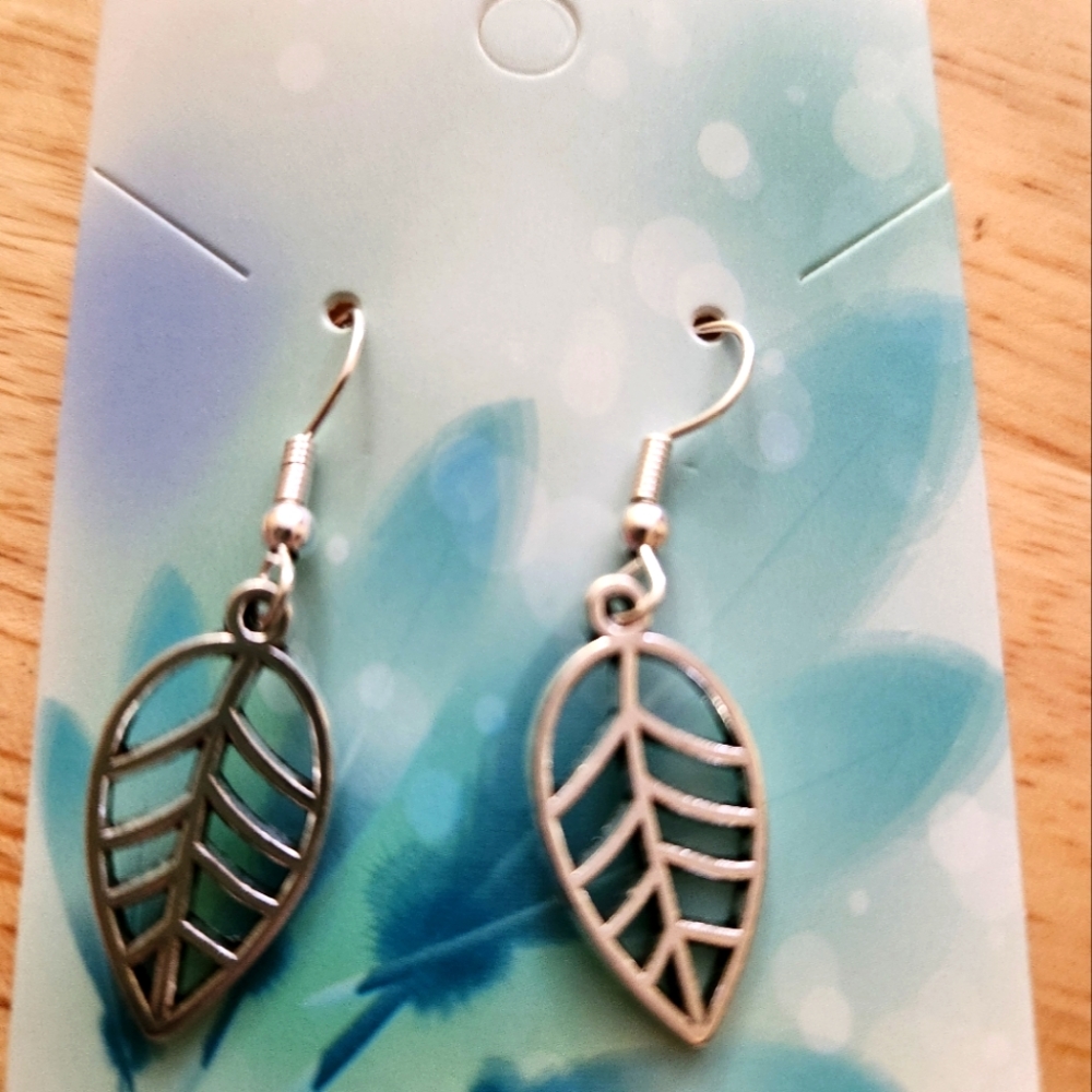 Lovely leaf earrings